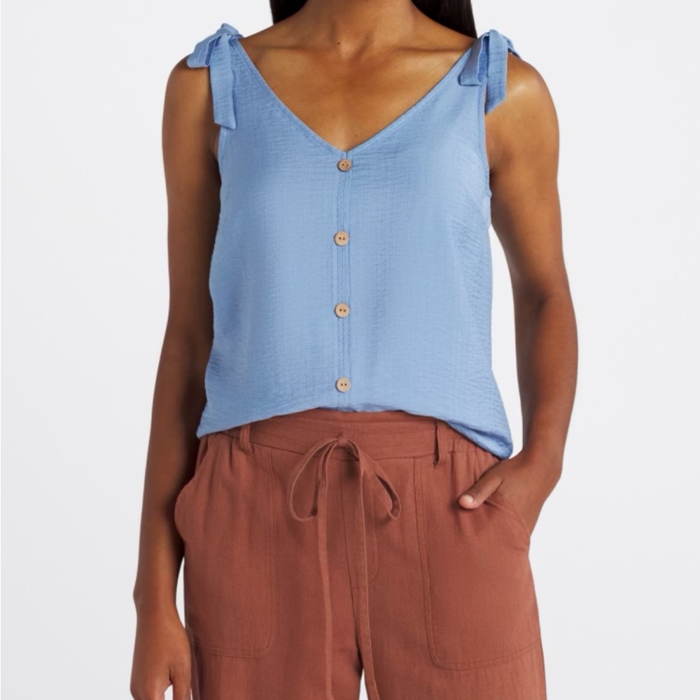FORTUNE + IVY BONNIE BUTTON DETAIL BLOUSE - Picture 2 of 6
